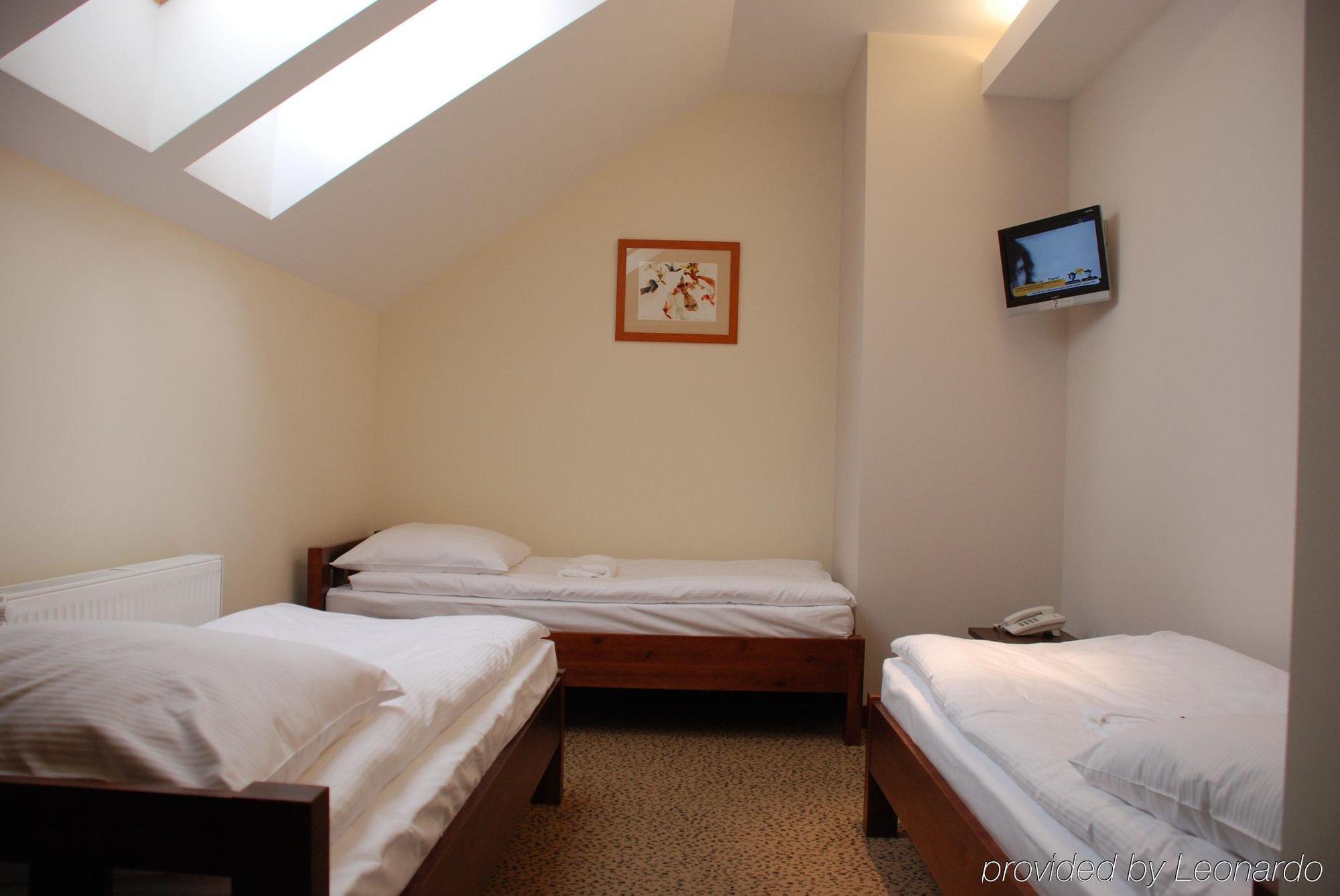 Hotel Olecki Oswiecim Phòng bức ảnh