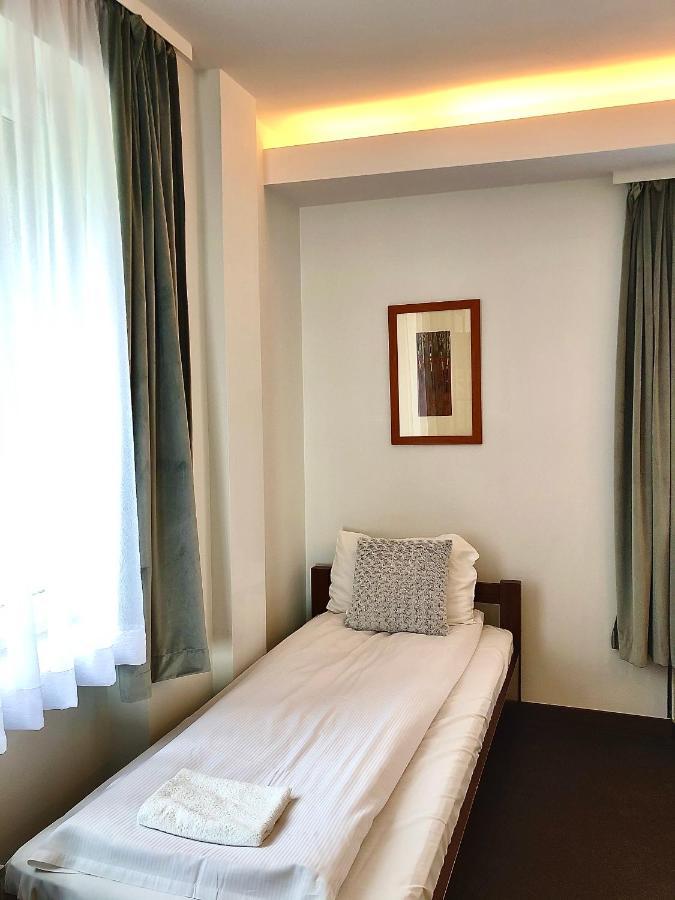 Hotel Olecki Oswiecim Ngoại thất bức ảnh